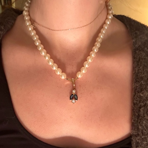 Synthetic Pearl Costume Jewelry Set - Picture 2 of 4